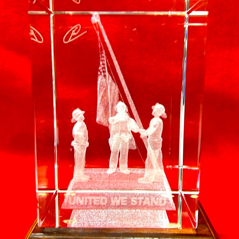 3D Laser Etched Crystal Photo Cube “UNITED WE STAND” on Red Wood. 5 lbs Weight.